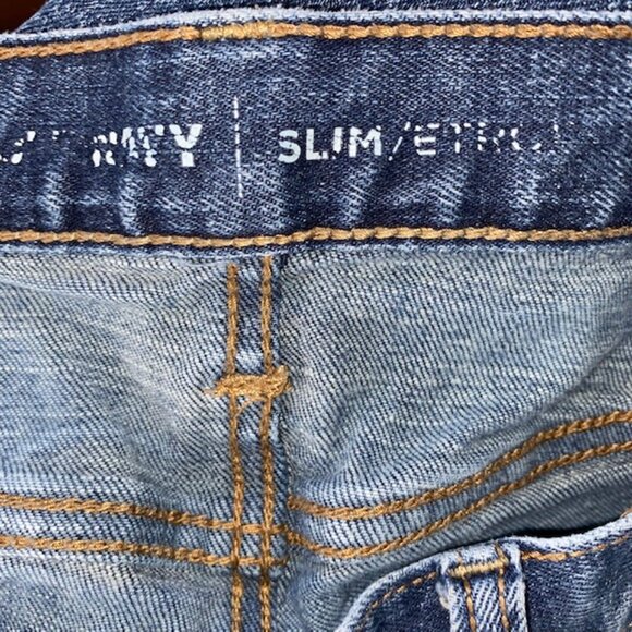 Old Navy Dark Wash Slim Jeans - Size 33x32 comfy denim - Picture 7 of 7